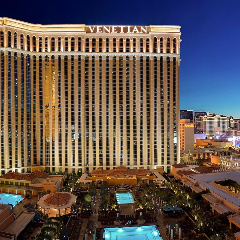 Virusul închide Las Vegas, patria jocurilor de noroc: compania Sands și-a vândut toate proprietățile, inclusiv istoricul hotel Venetian