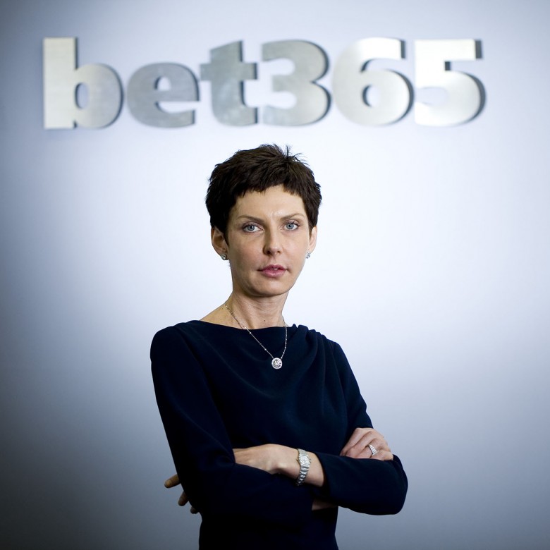 A luat jackpotul: șefa Bet365, Denise Coates, a câştigat anul trecut aproape 300 de milioane de lire sterline din salariu şi dividende 